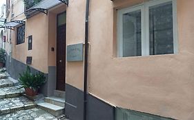 Intero Alloggio - Centro Storico - La Tana Di Aldo- 150 M Da Pepe In Grani