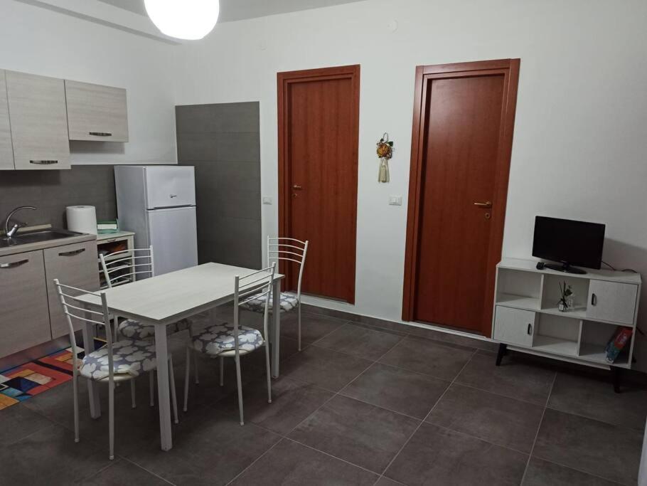 Intero Alloggio - Centro Storico - La Tana Di Aldo- 150 M Da Pepe In Grani Caiazzo Esterno foto